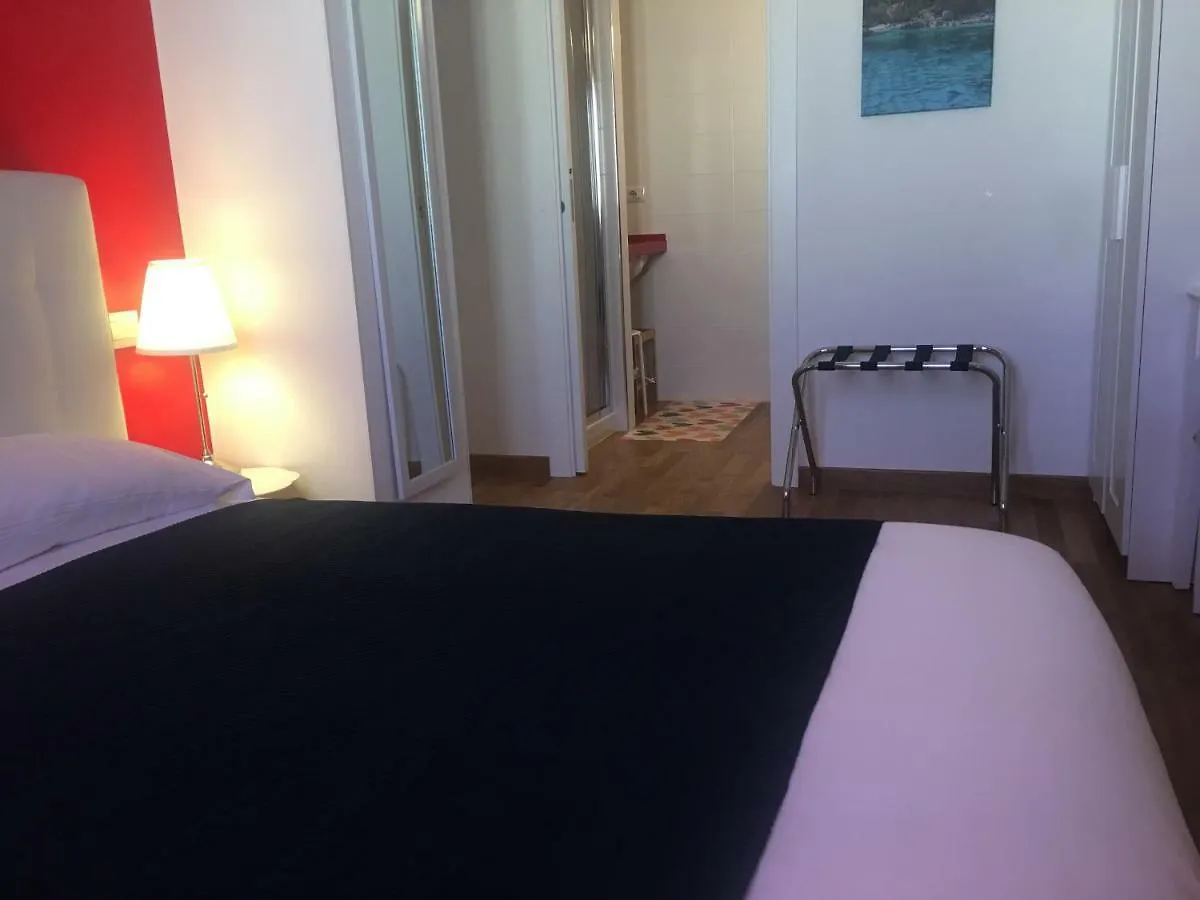 Blue Sea Rooms Apartment 칼리아리 0*,  이탈리아